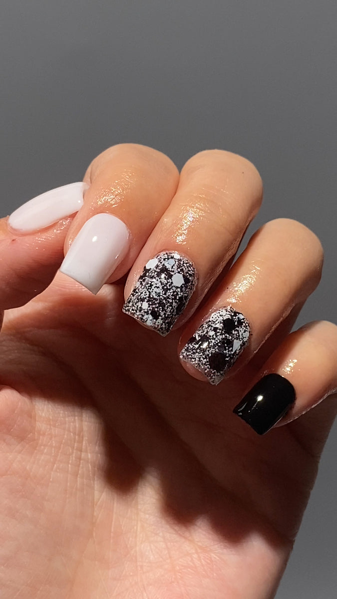 Old Photograph Dip Powder Manicure Ivory Illusion White Onyx