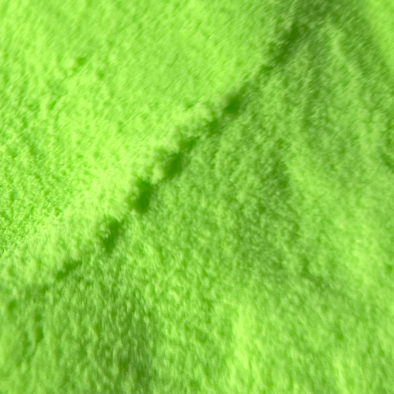 NAGAIA Luminous Lizard dip powder — green nail color swatch