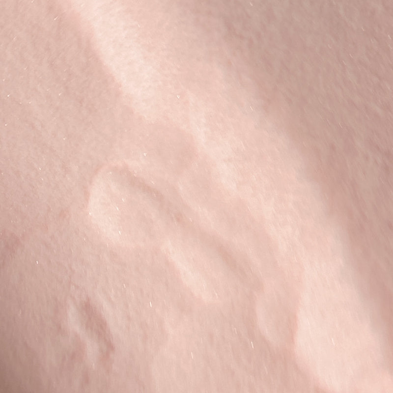 NAGAIA Peachy Pearl dip powder — pink nail color swatch