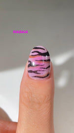 NAGAIA nail inspo