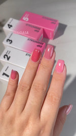NAGAIA nail inspo